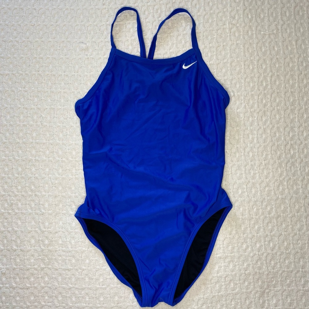One piece, swimsuit